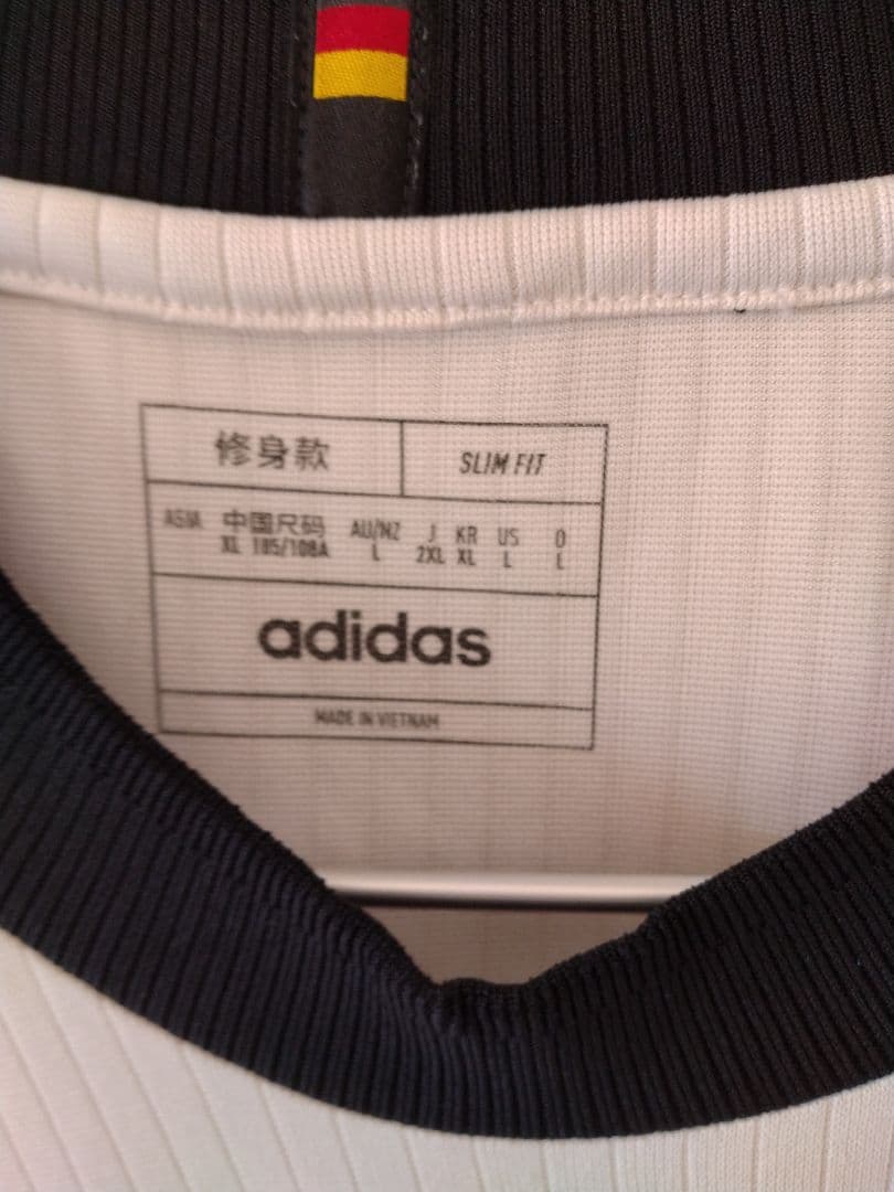 【オークション開催中】サッカー ドイツ代表 125周年記念ユニフォームホワイト