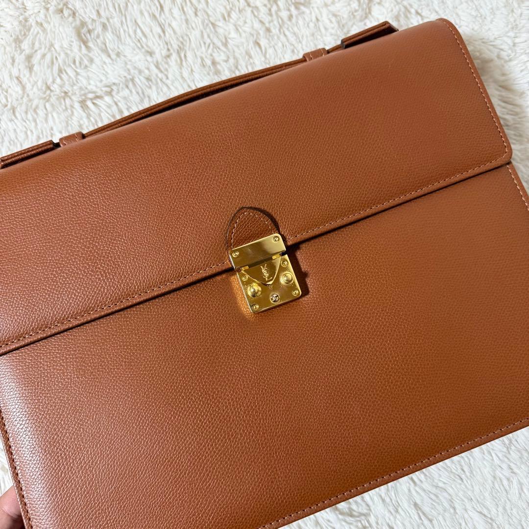 ⭐️未使用品⭐️　イヴサンローラン　カサンドラ　ブリーフケース　フラップ　レザー