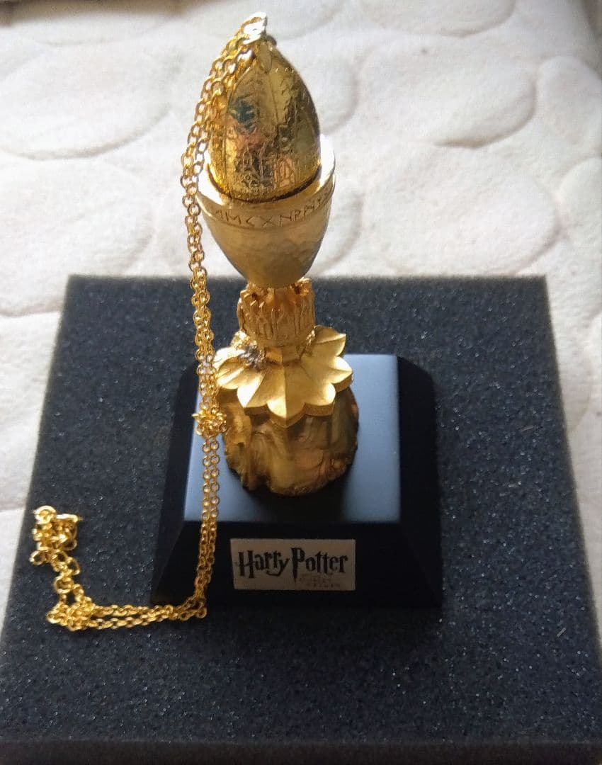 ハリー・ポッター　トロフィー　ガラス水晶　箱入り　４本