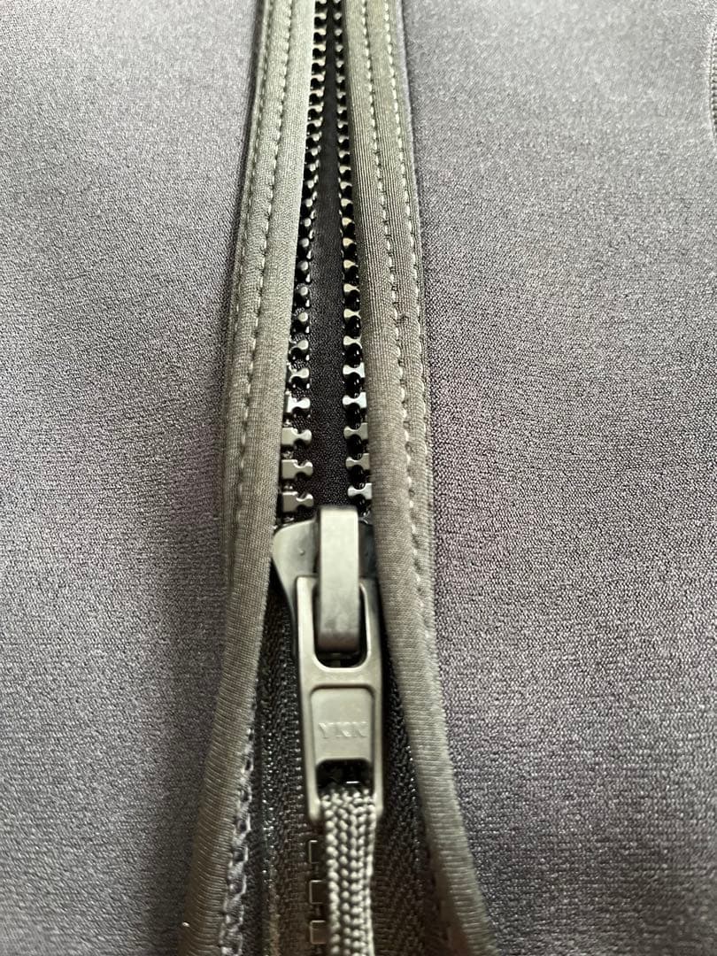 【美品】QUAKYSENSE ウェットスーツ メンズS ブラック セットアップ