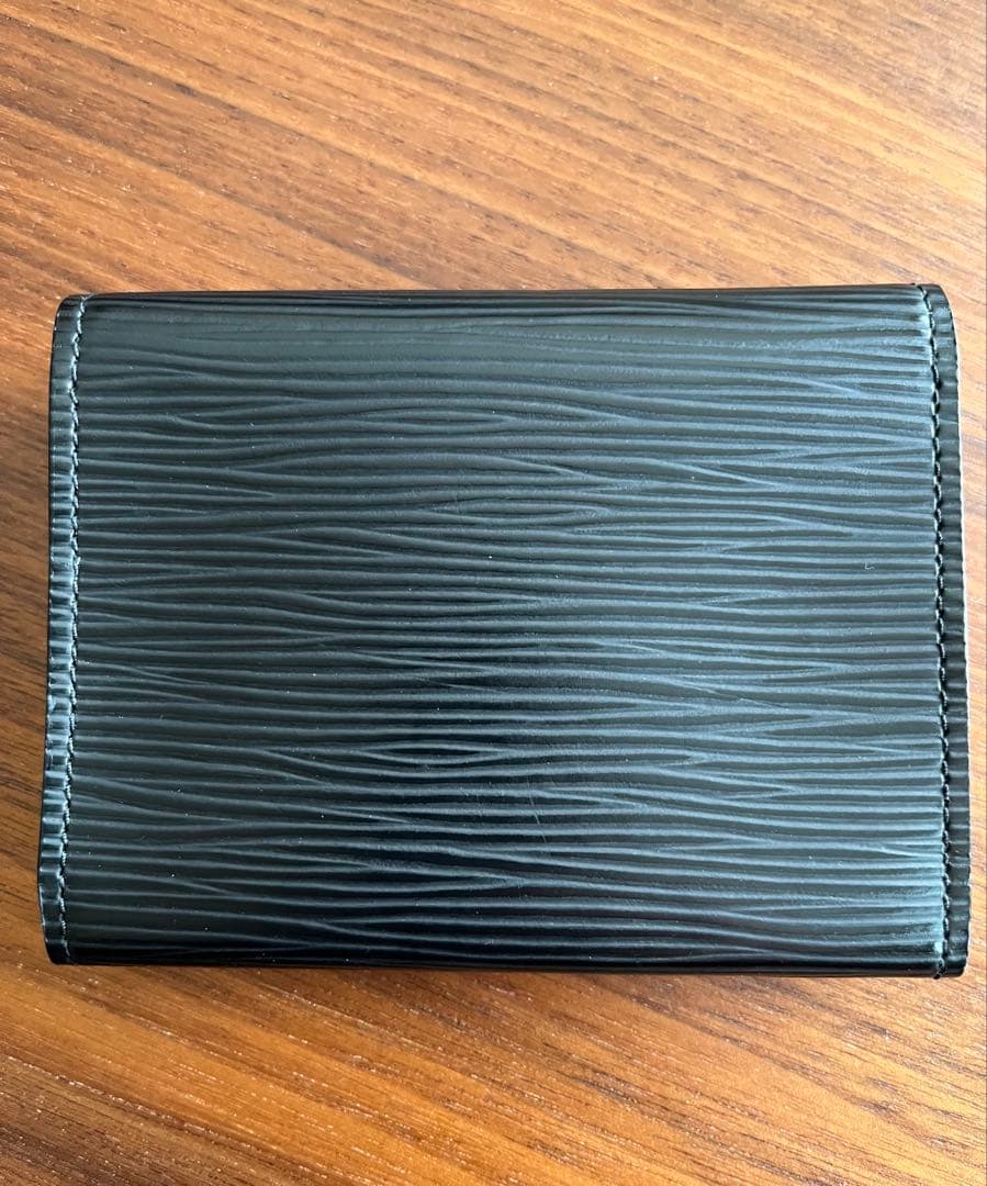 ルイヴィトンエピ　ブラック名刺入れ