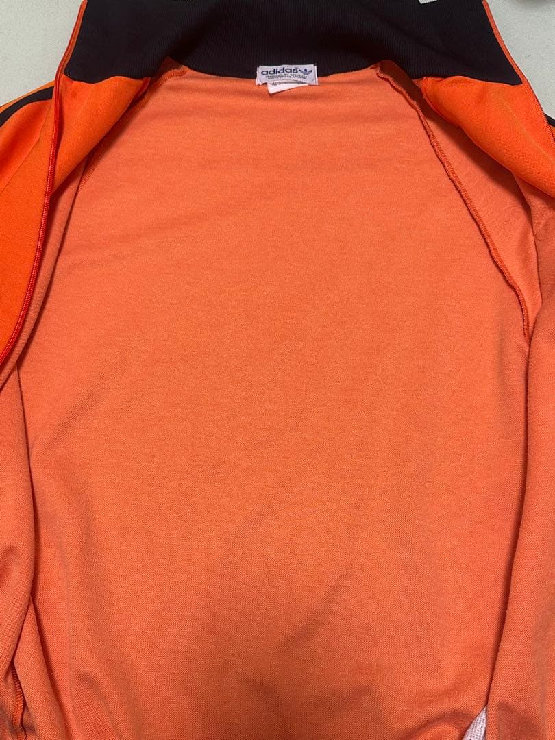 adidas トラックジャケット