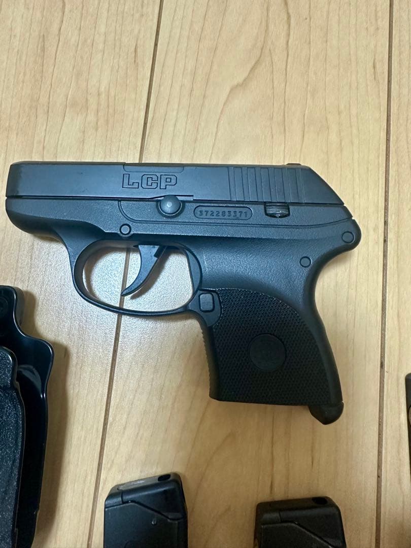 東京マルイ　LCP ガスガン　予備マガジン2本　専用ホルスターセット　18歳以上