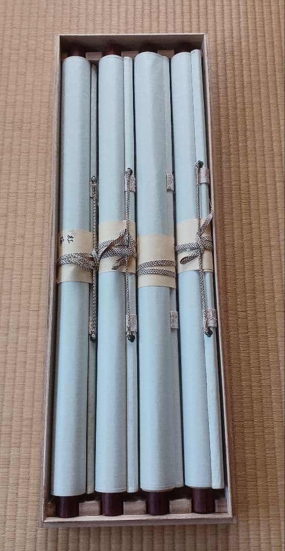 No204　桑原映子直筆　四季名花の掛軸４幅になります