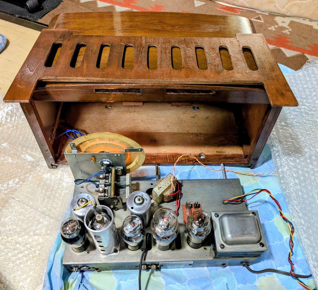 家族団らん昭和レトロ真空管ラジオ　マツダ614A　bluetooth