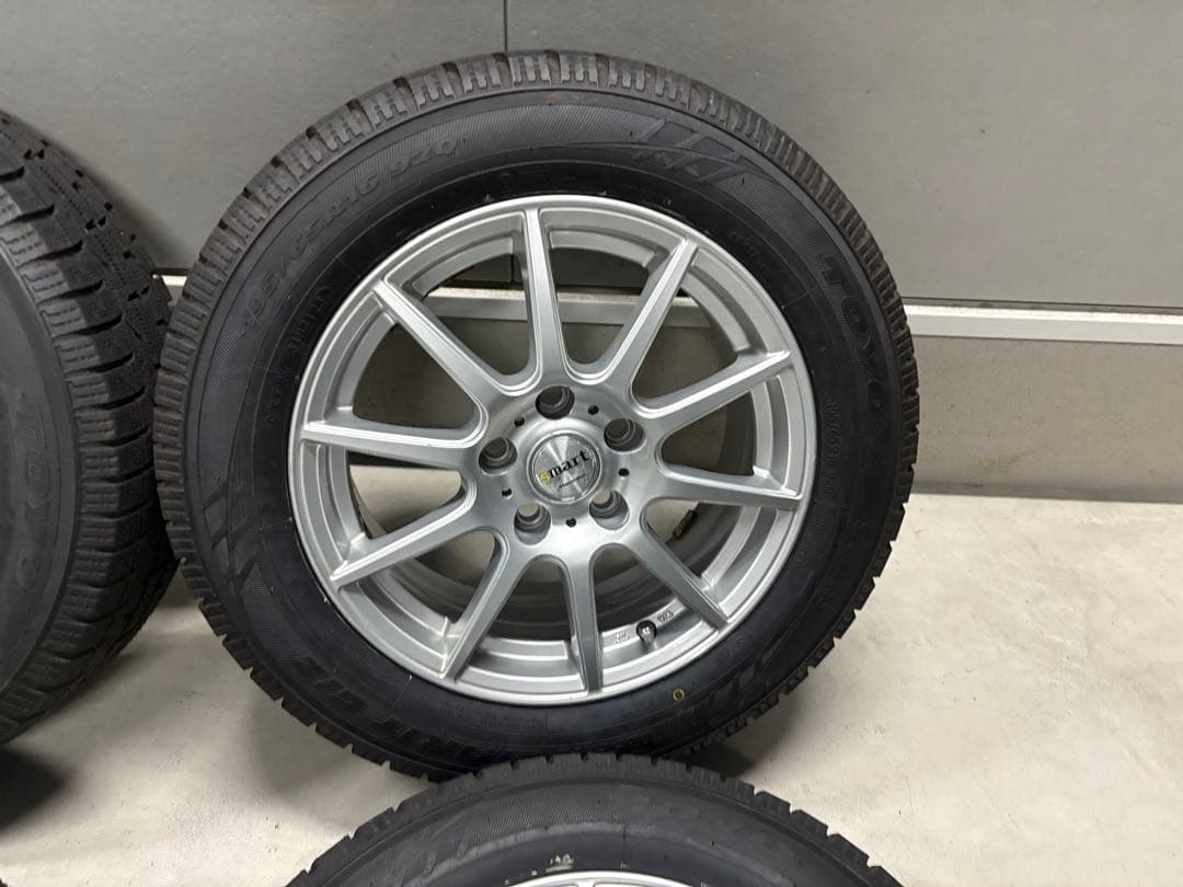 イボ付きプリウス60系pcd114 スタッドレス　2023年31週製