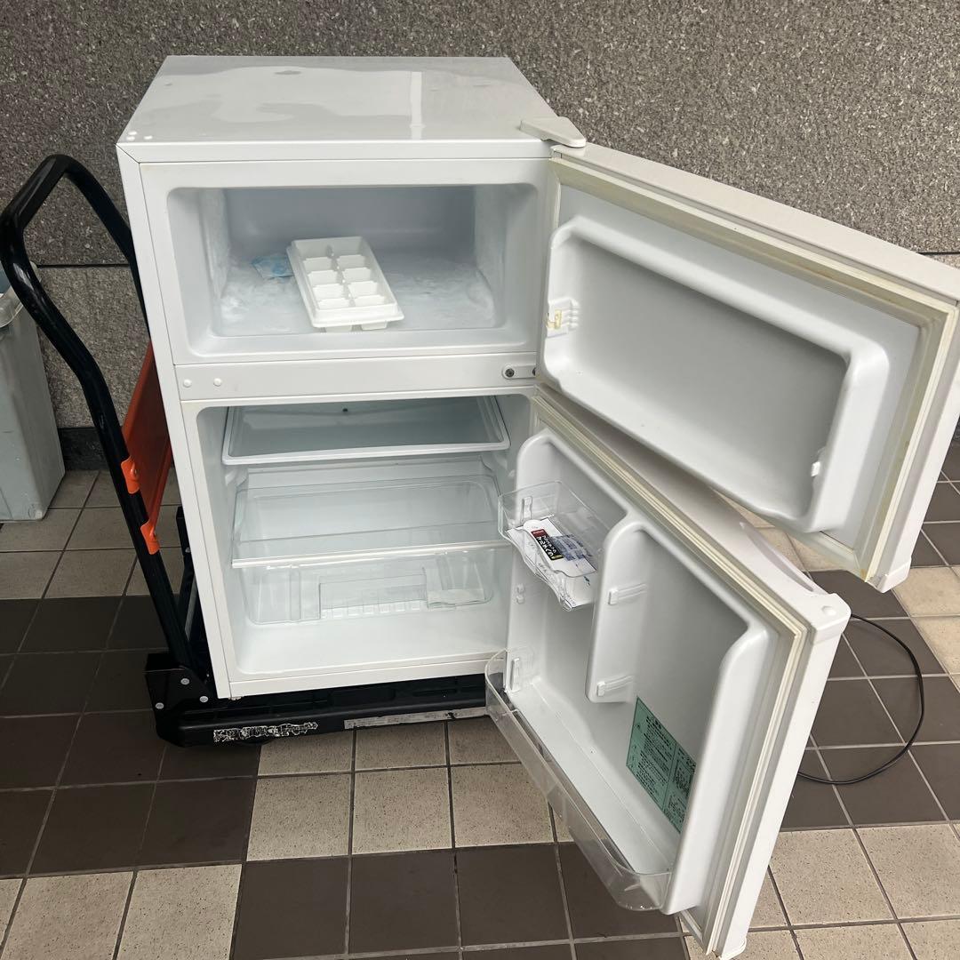 S-cubism 2ドア冷蔵庫 R-90WH 一人暮らし用