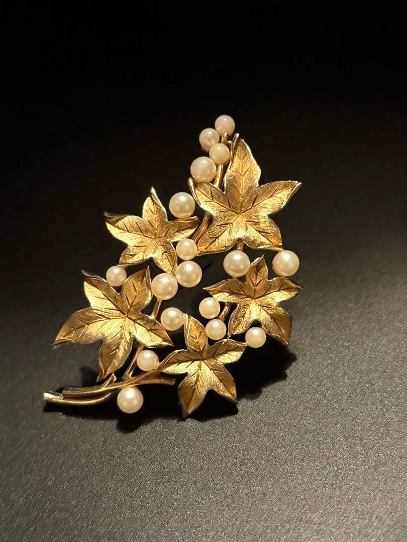 lotuscloud 2534⭐️TRIFARI トリファリヴィンテージブローチ