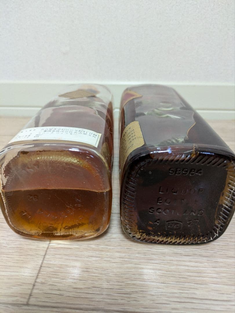 ジョニーウォーカー　黒ラベル　赤ラベル　ウイスキー特級　未開封　70年代　古酒