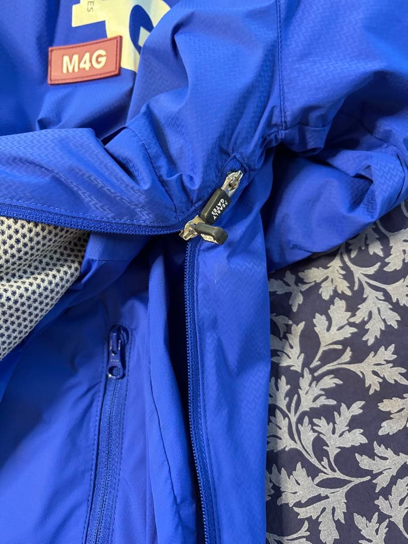 パーリーゲイツ　インナー付き フーディ