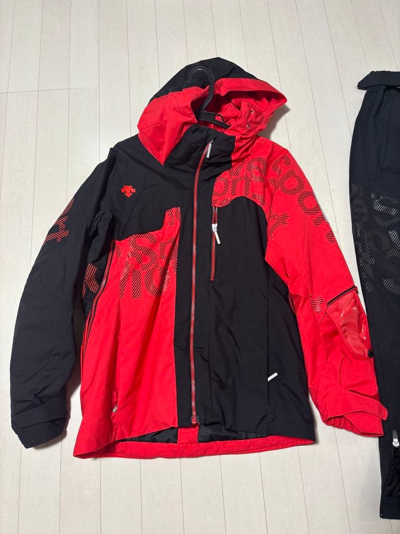 スキーウェア レッド ブラック 上下セット