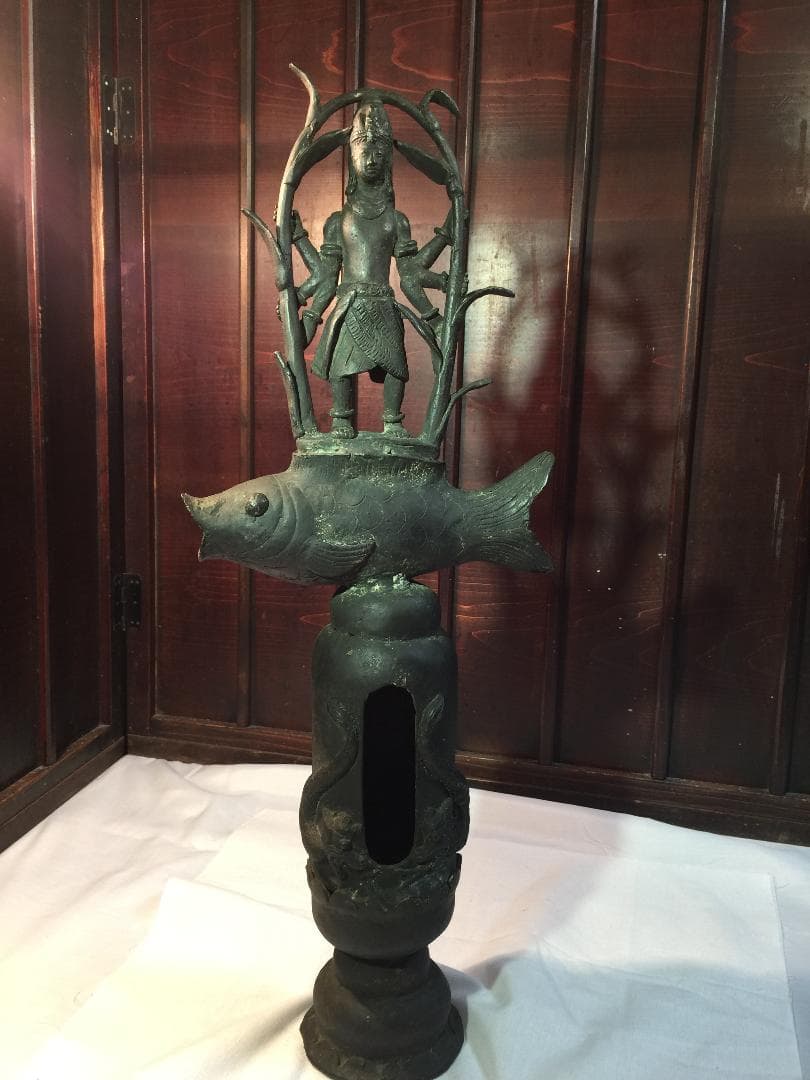 2026年、貴重な大変古い手作りの仏像です。