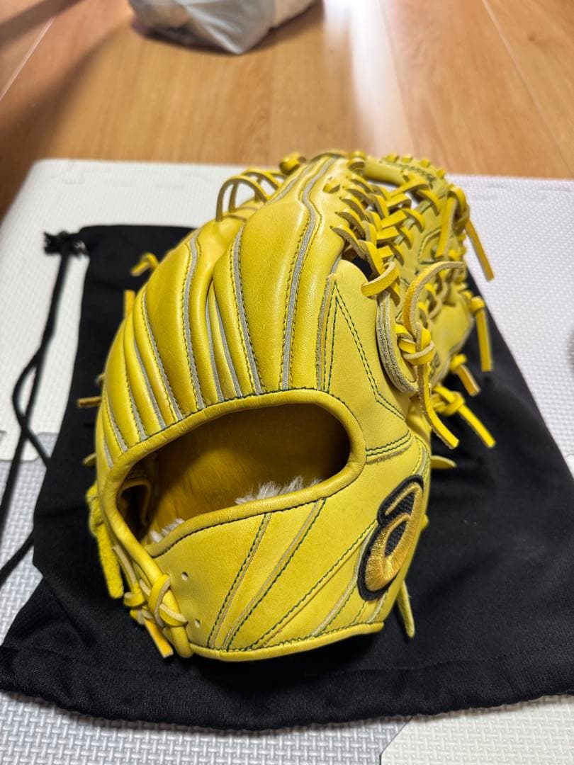 asics 軟式用グローブ　収納袋付き