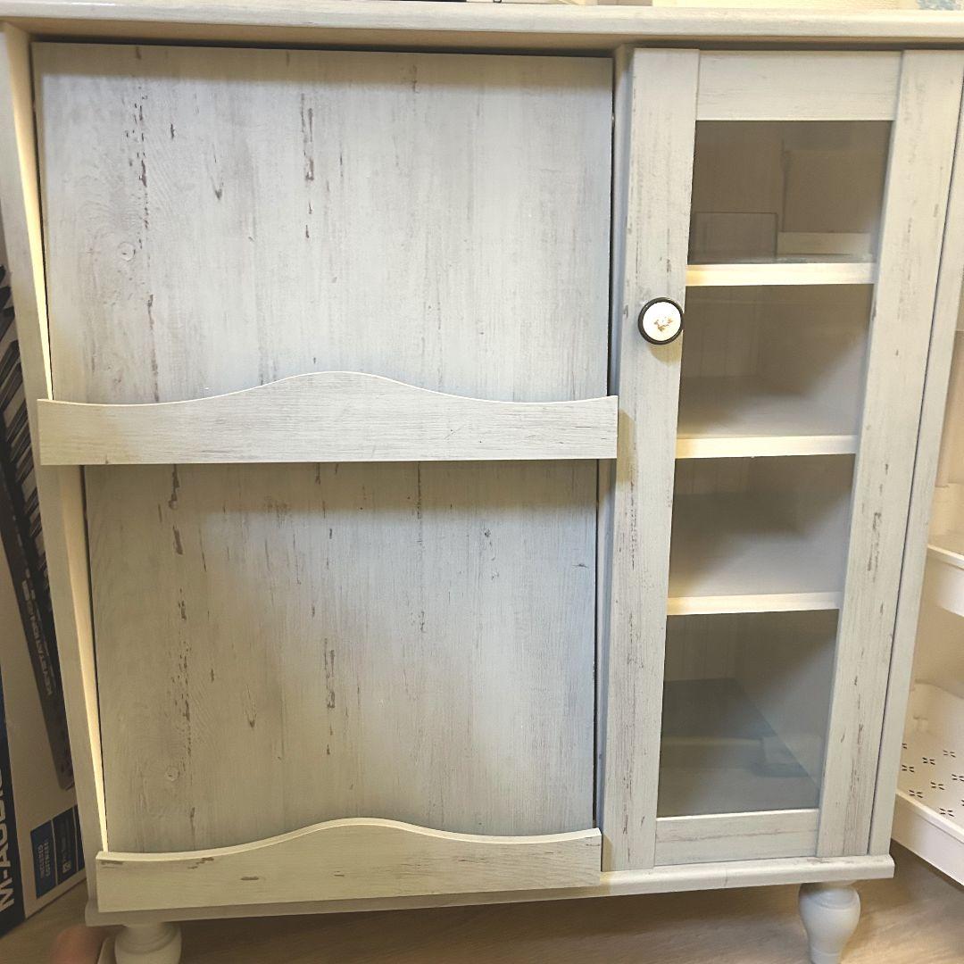 ライトブルー木製本棚 ガラス扉付き