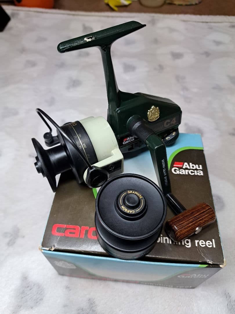 Abu Garcia Cardinal C4 Green　替スプール付