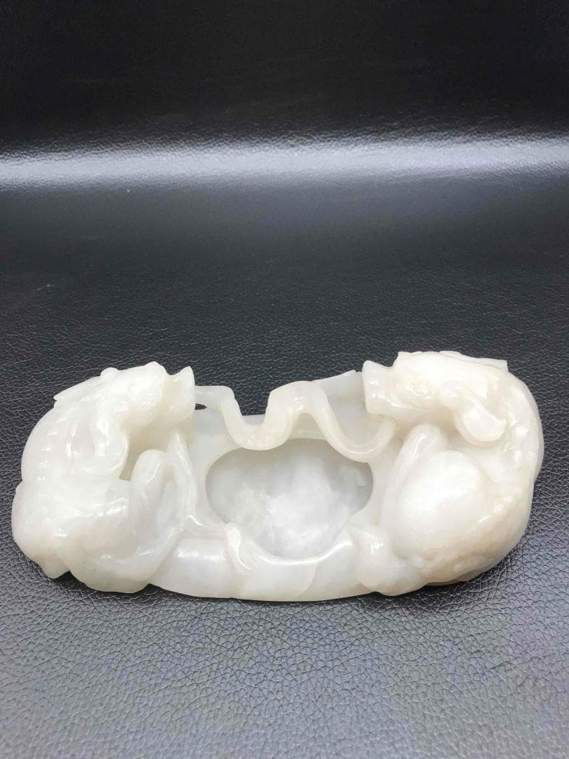 清時代　和田白玉 双神獣獅子彫水洗　白和田玉彫り　水指　水差し　文房(F-29)