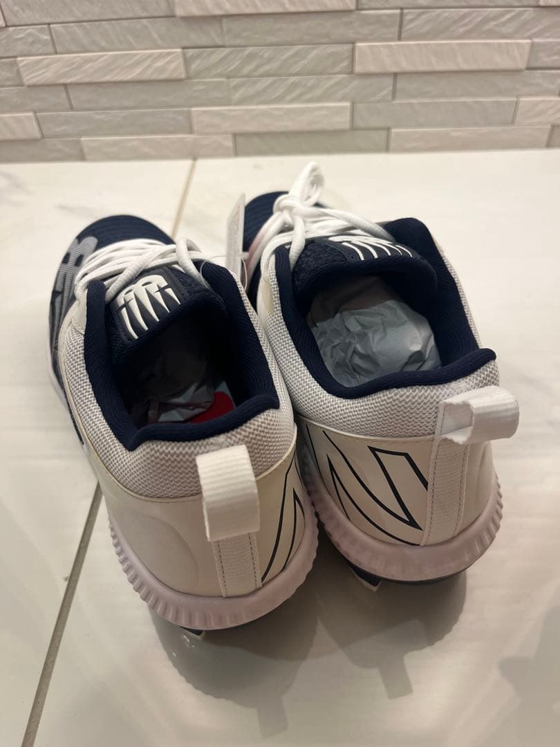 New Balance ポイントスパイク ネイビー/ホワイト