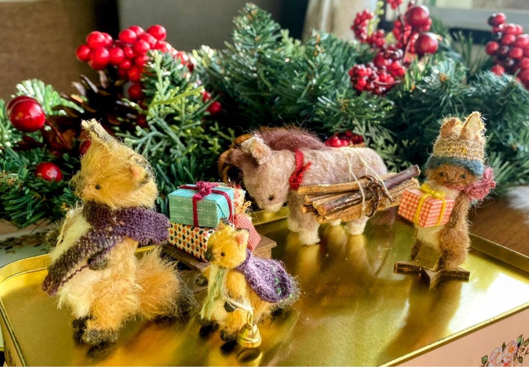 moriのえほん×三浦こずえコラボ作品　クリスマスの準備　ミニチュア　ぬいぐるみ