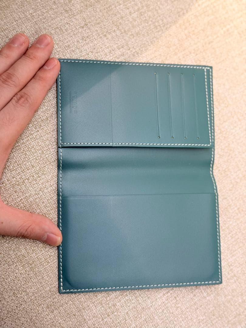 ゴヤールのパスポートケース