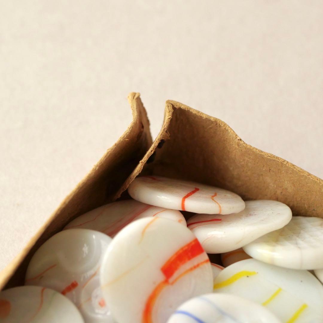 元箱入り乳白色マーブルおはじき 140枚以上 豆けり 昭和 レトロ