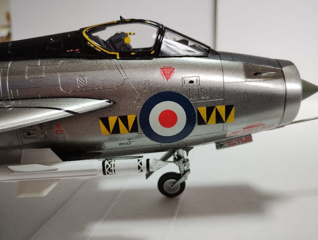 プラモデル完成機　1/48　E.E.ライトニングF1