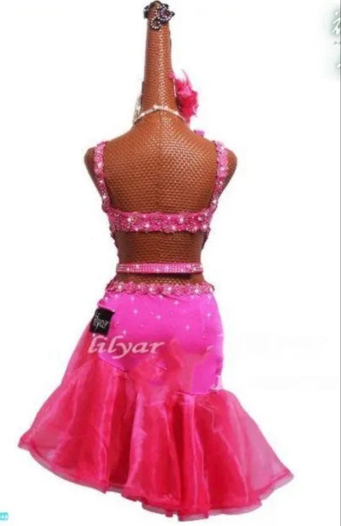 ピンク フリル付きダンスドレス