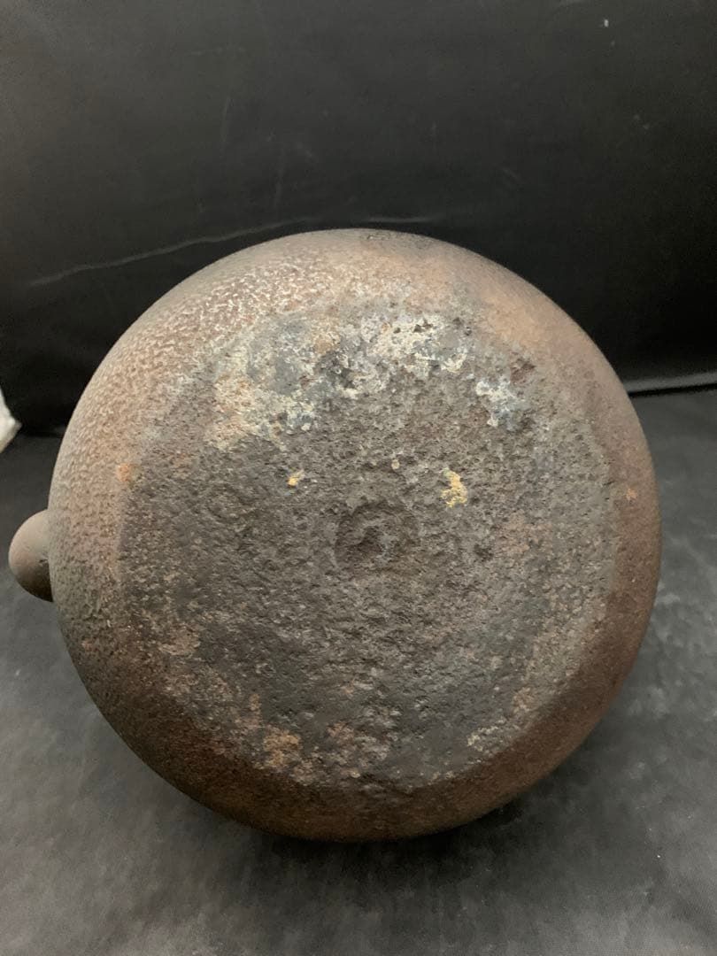 南部鉄瓶　葡萄蝶図　鉄瓶　茶道具　約2.3リットル