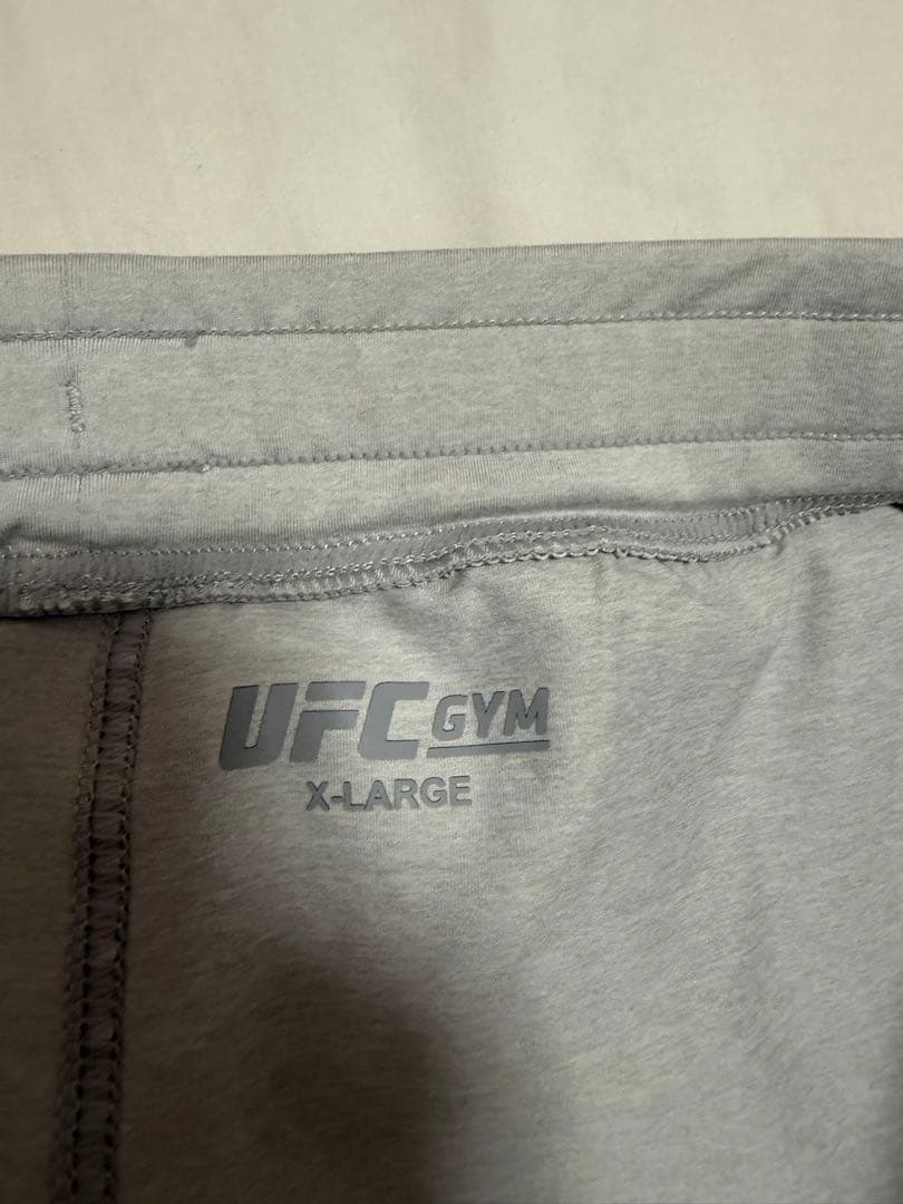 未使用品 UFC GYM ショートパンツ グレー 男性用 XLサイズ