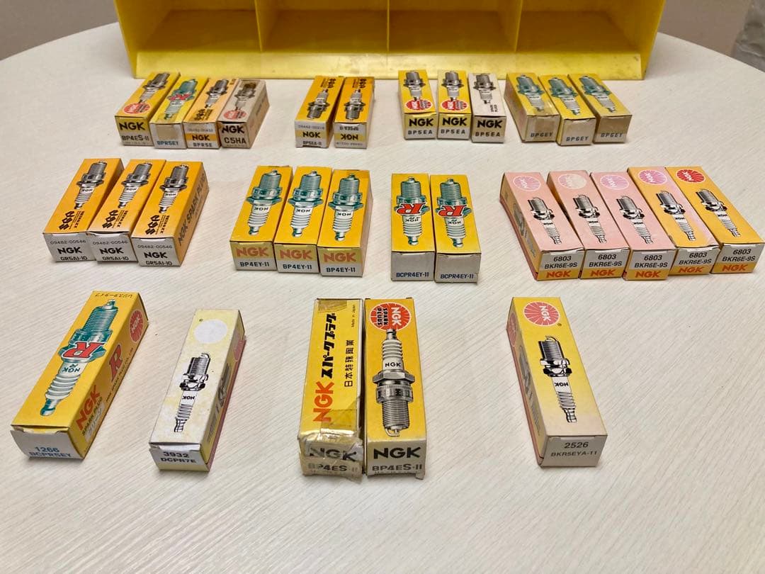 NGK スパークプラグ ディスプレイケースとプラグ30個セット