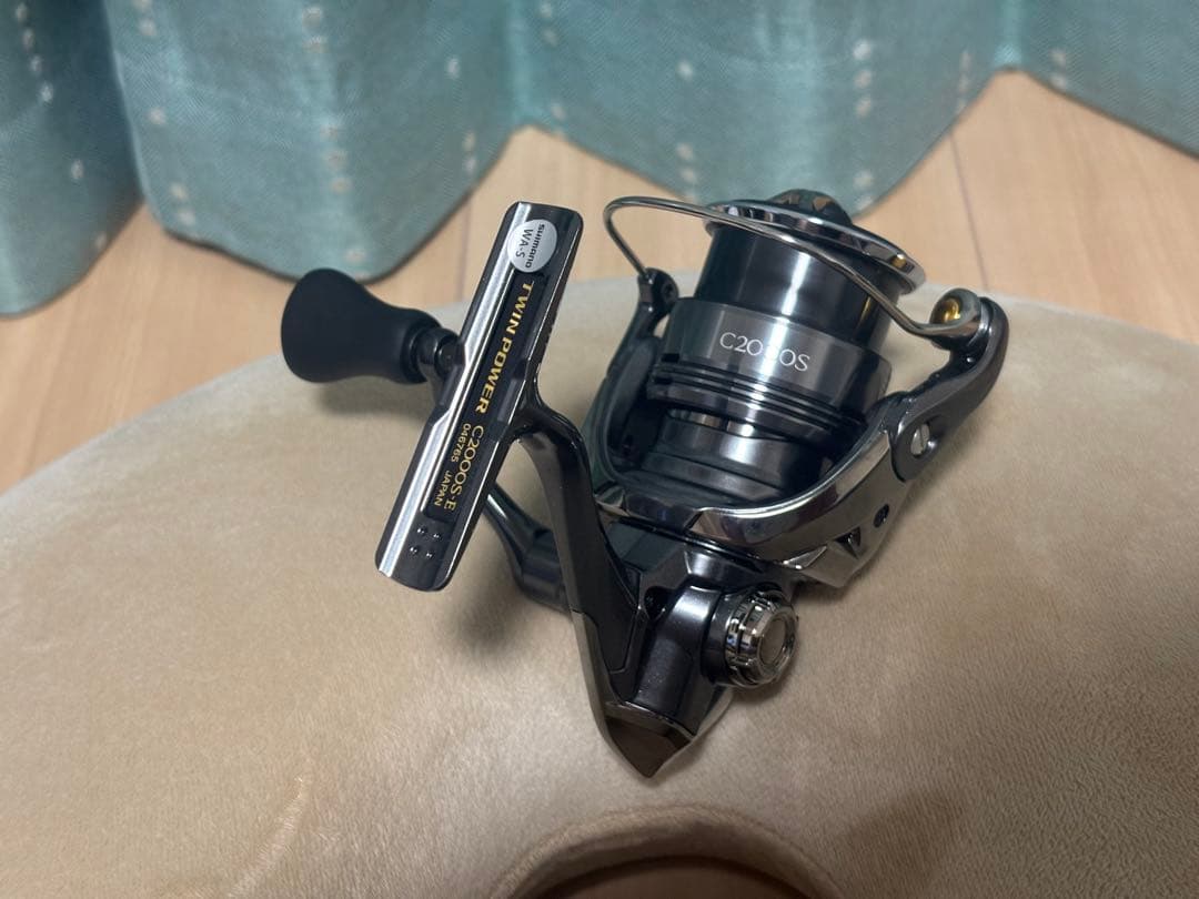 co　シマノ　２４ツインパワー Ｃ２０００Ｓ　ＳＨＩＭＡＮＯ
