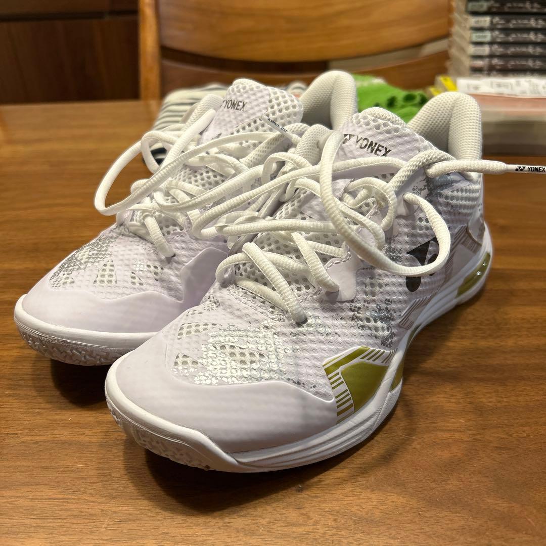 ヨネックス　パワークッションエクリプションZメン　24.0cm