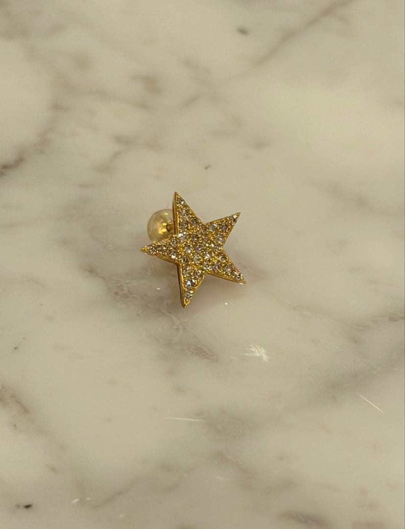 LKサロン　星型ピアス(片耳用)
