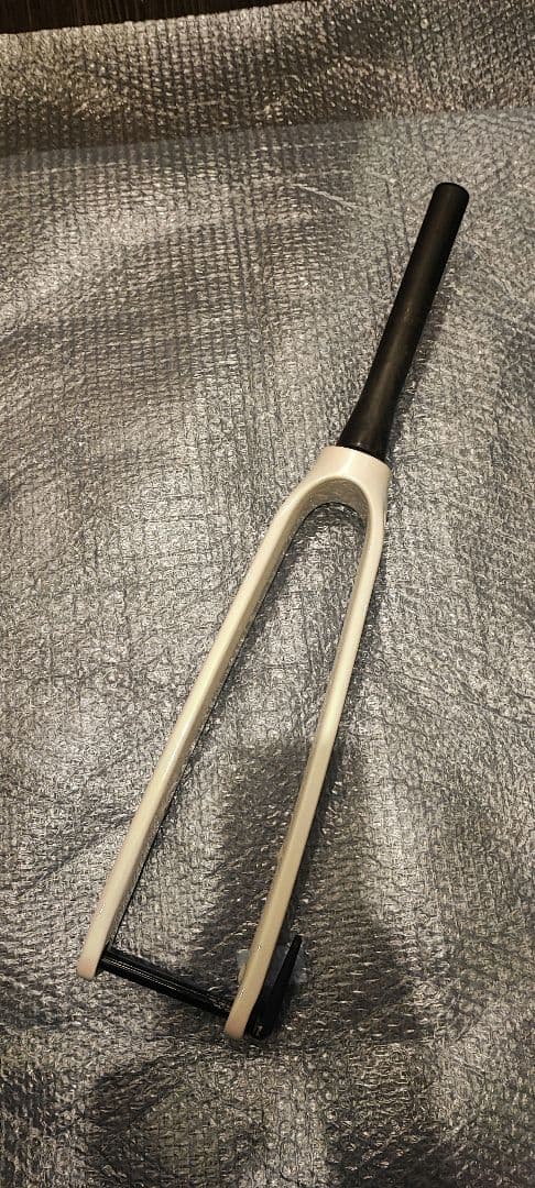 ロードバイク用カーボンフォーク フラットマウントディスクブレーキ