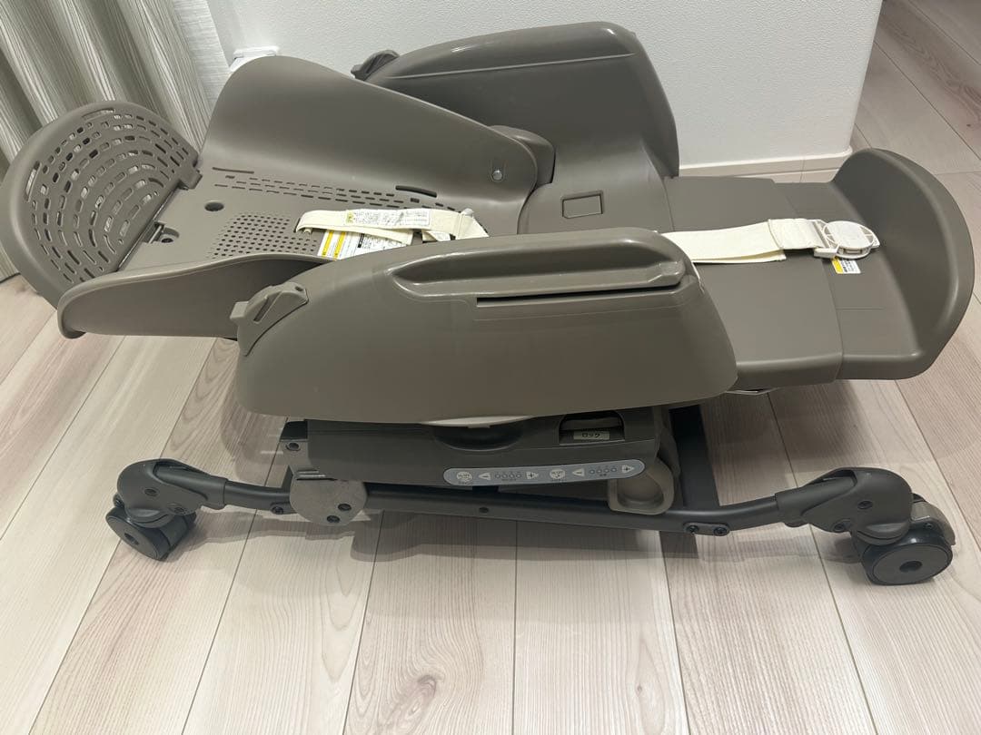 《美品》コンビ　ネムリラ コードレス AUTO SWING 【替えシート付】