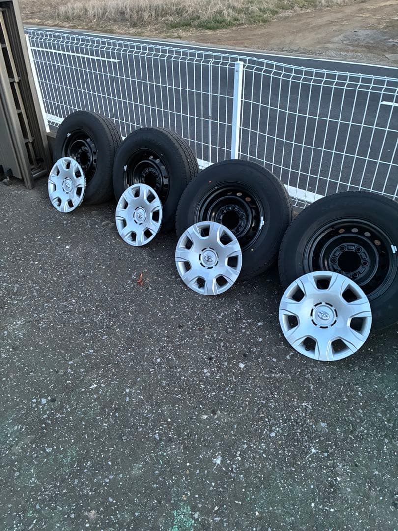 ハイエース純正　DUNLOP 15インチ タイヤ・ホイールセット