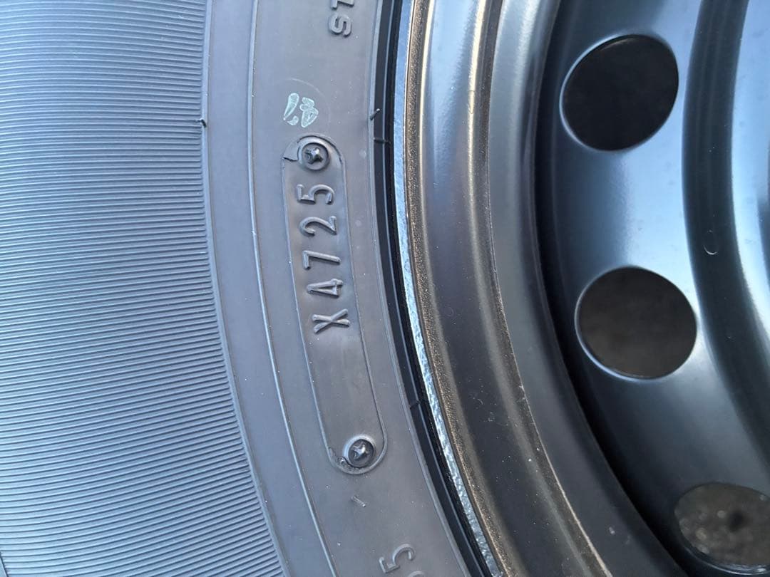 ハイエース純正　DUNLOP 15インチ タイヤ・ホイールセット