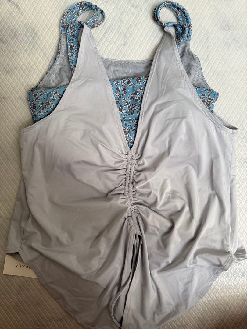 新品タグ付き☆スカーラ　sukala ☆トップスLサイズ