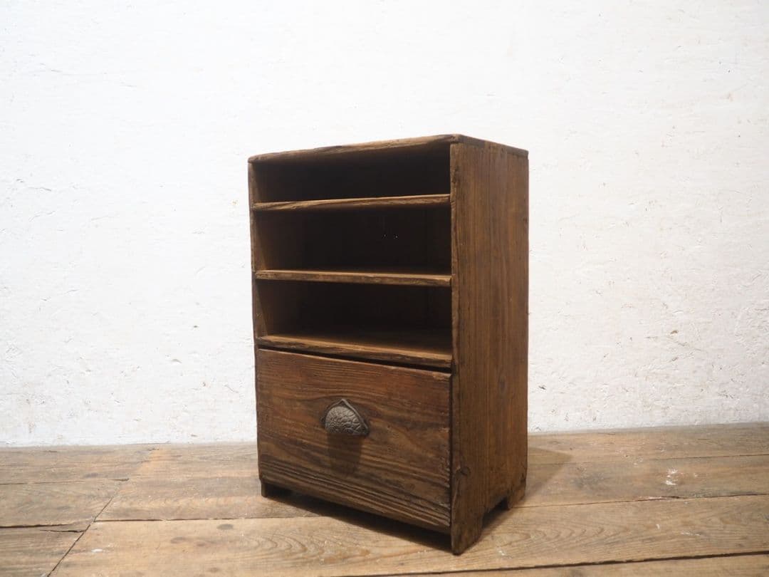 1319 小ぶりな杉の収納棚　飾り棚　抽斗　ケース　古家具　レトロ　ビンテージ