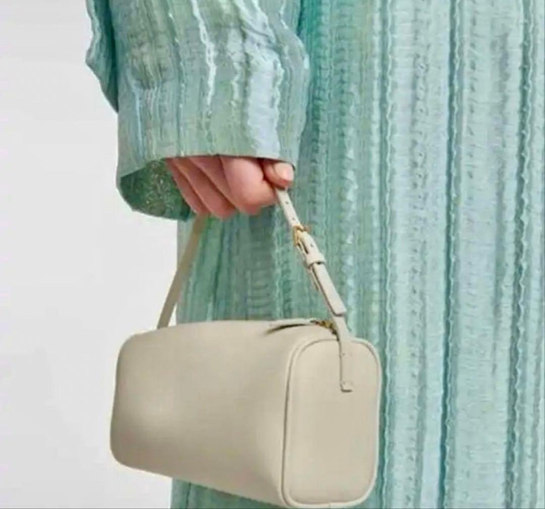 ザロウ　バッグ The Row 90's Bag