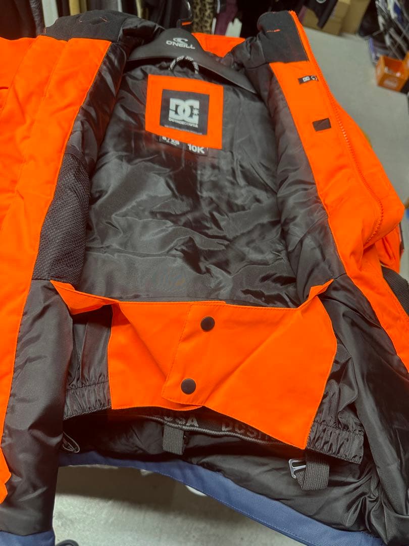 DC  kids 130cmサイズ　新品　展示品セール型落ち　かっこいい