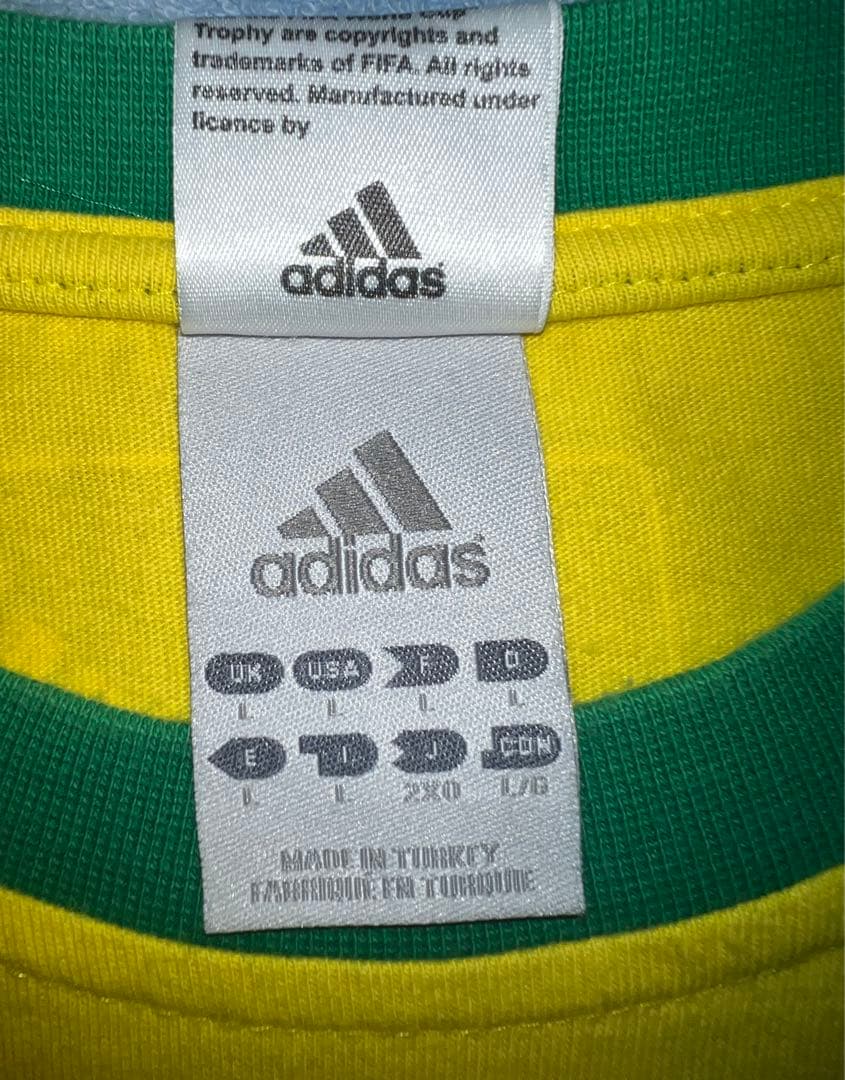 2006年 FIFAワールドカップ・ブラジル代表KAKA背番号8公式ユニフォーム