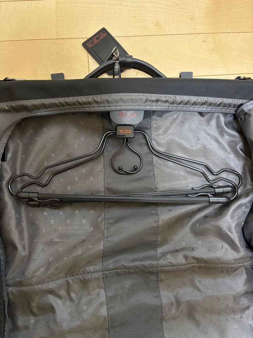 TUMI ガーメントバッグ ハンガー付き 22133D4