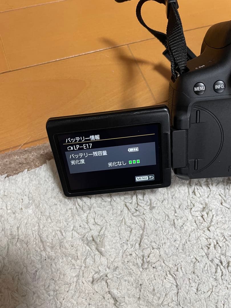 Canon EOS Kiss X8i ボディ 単焦点レンズ　動作確認済み