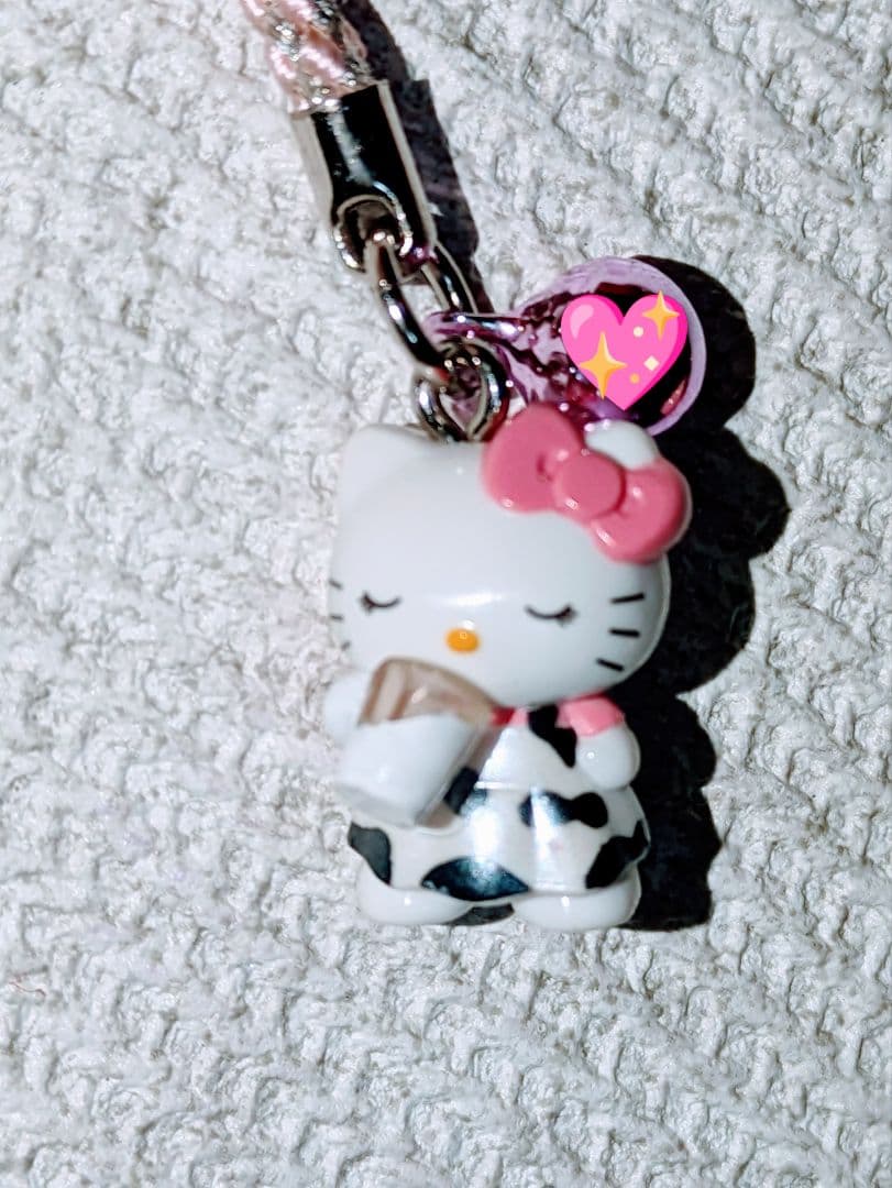 希少廃盤品♡ご当地キティ♡ 蒜山限定♡牧場バージョン牛乳♡根付け＆キティグッズ♡