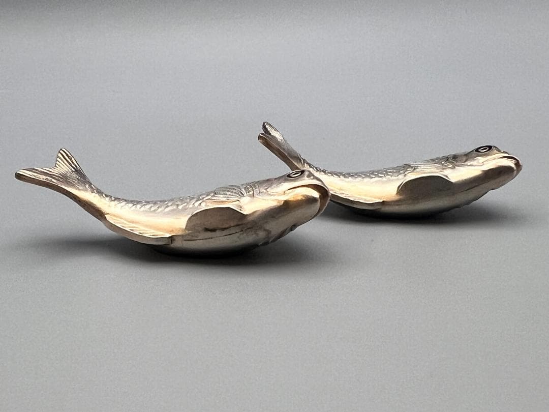 【海】純銀　鯛形　箸置き　2個　銀製　銀製品　銀器　台所用品　置物　重量約28g