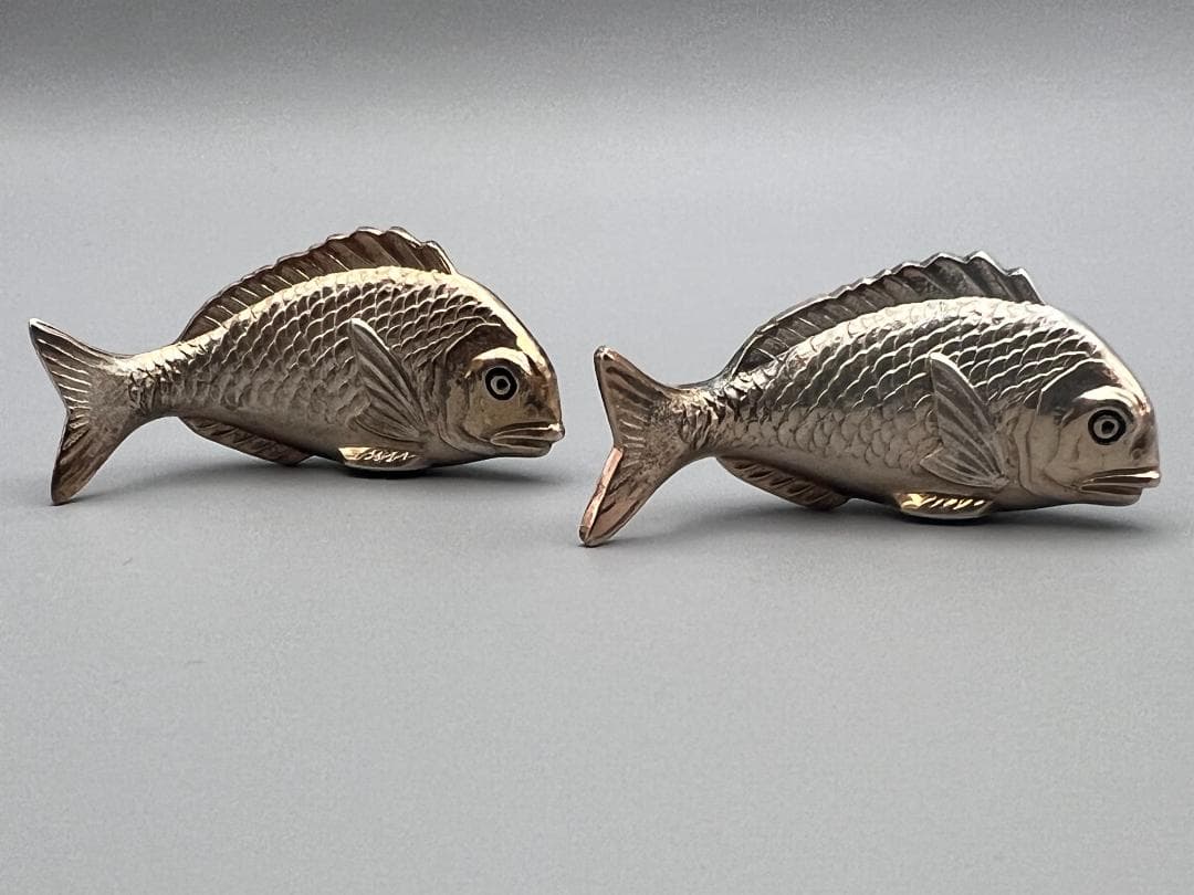 【海】純銀　鯛形　箸置き　2個　銀製　銀製品　銀器　台所用品　置物　重量約28g