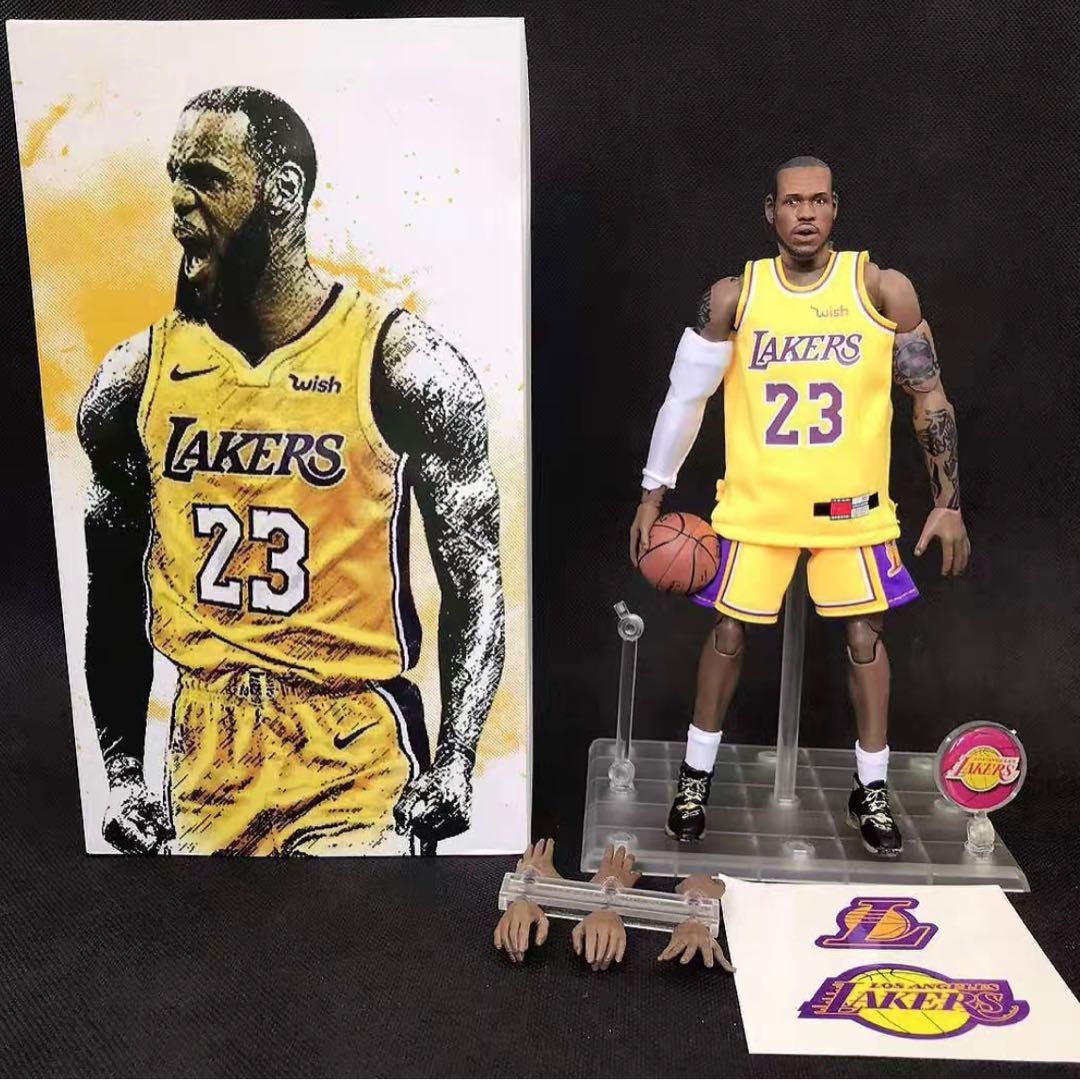 レブロン・ジェームズ　1/9 フィギュア　NBA