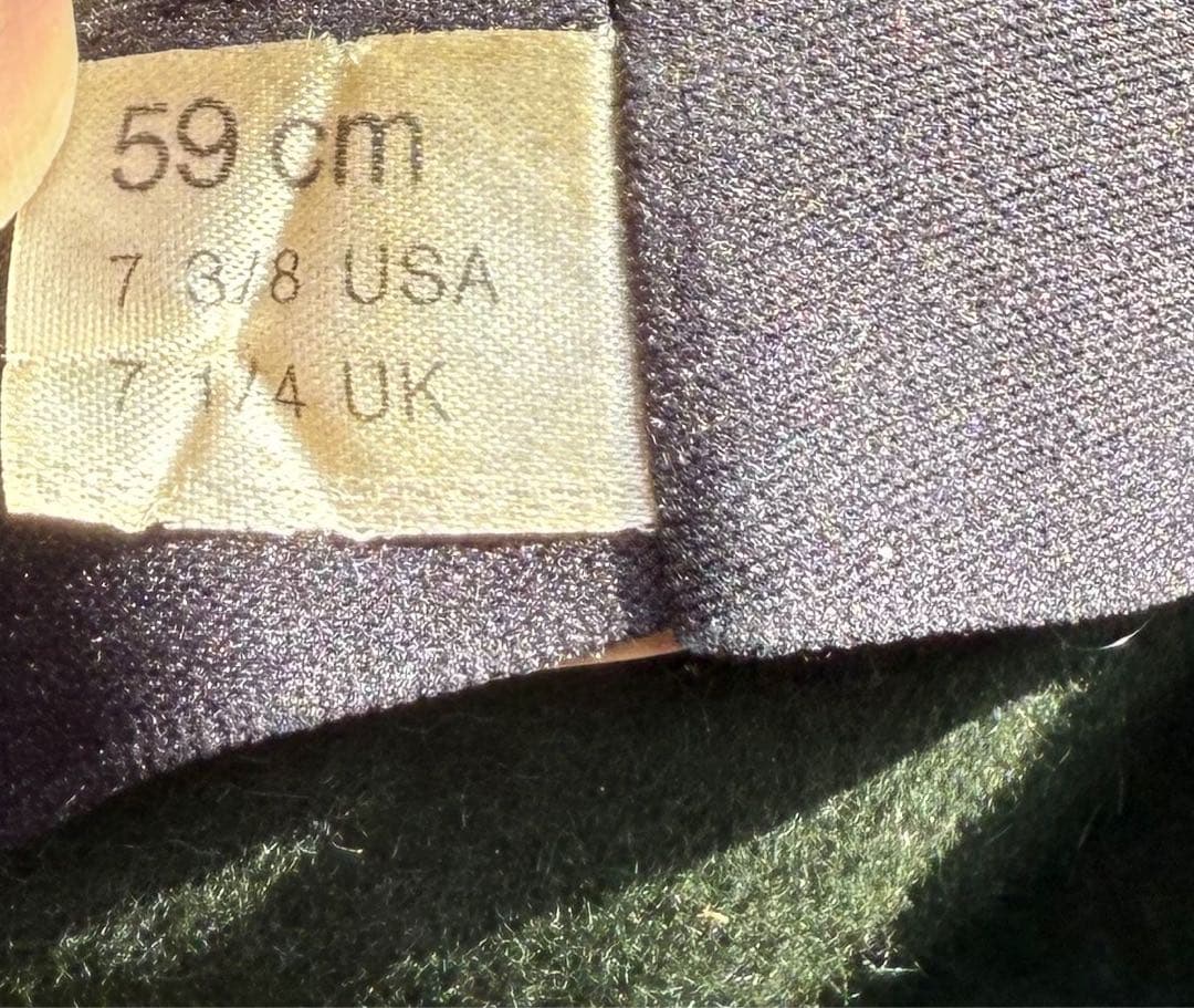 ドイツ　チロリアンハット　オクトーバーフェスト　オリーブグリーンのフェルトハット