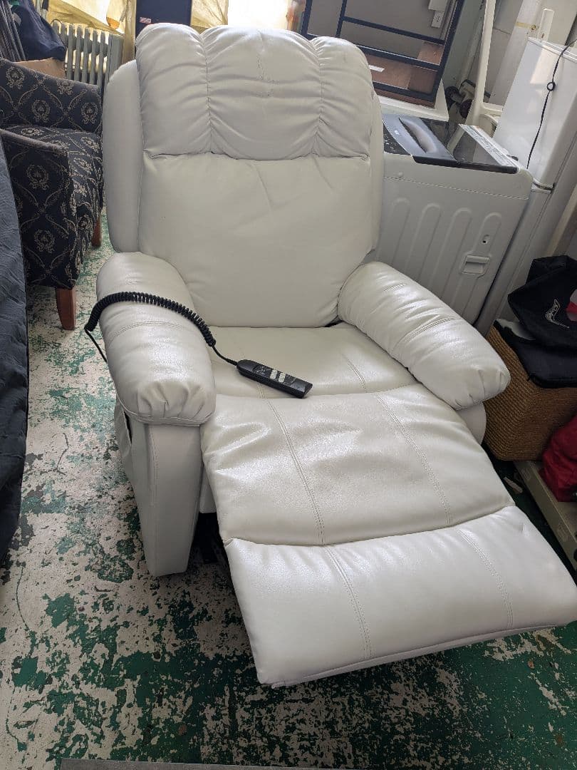 【引き取り限定】電動ラウンジチェア SHIFFON（シフォン）