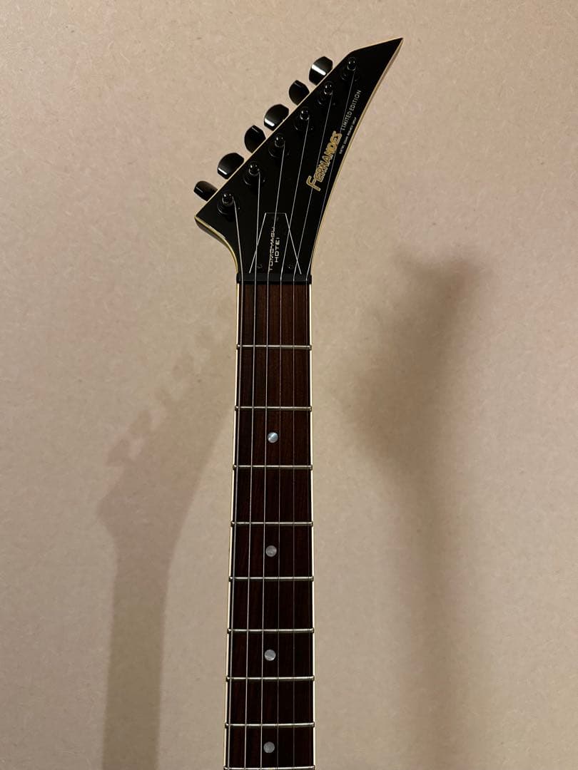 FERNANDES TOMOYASU HOTEL 限定版 エレキギター